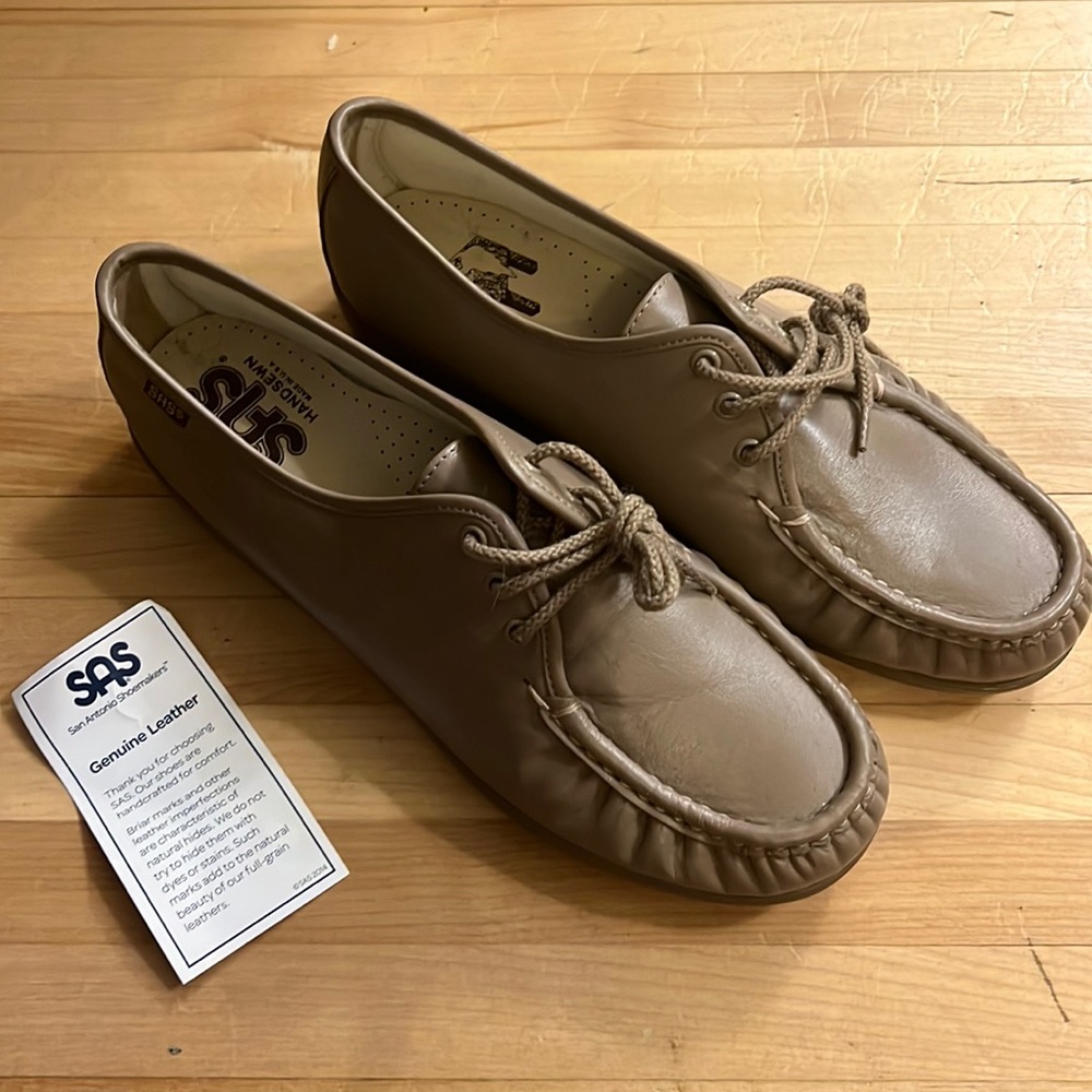 SAS size 11M shoes